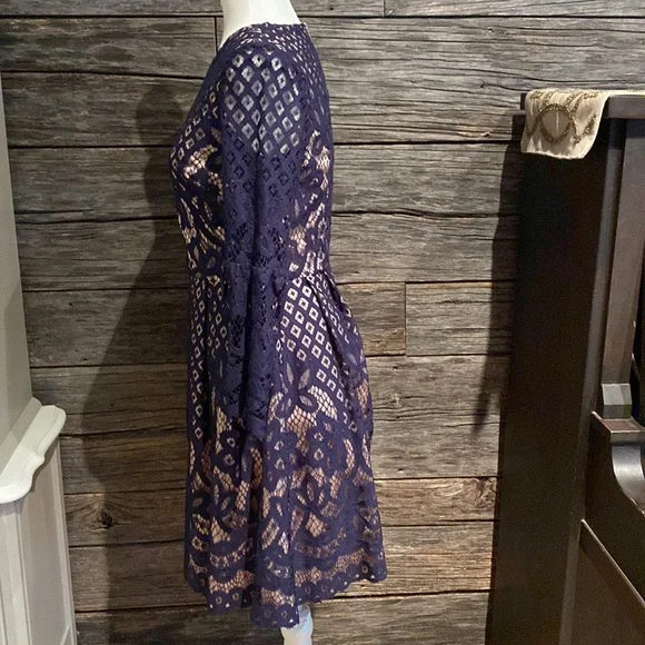 Worn once! Eliza J navy lace dress - Picture 4 of 9